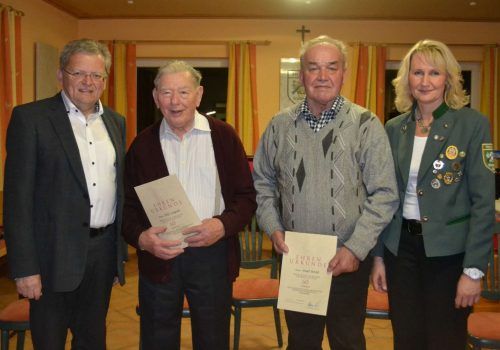 Stadtrat Manfred Vetterl - Fritz Leipold - Josef Strobl - Schützenmeisterin Regina Schrembs