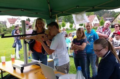 Jugendtag Wiesweiher Pegnitz - Stand des SV Horlach mit Lichtgewehr